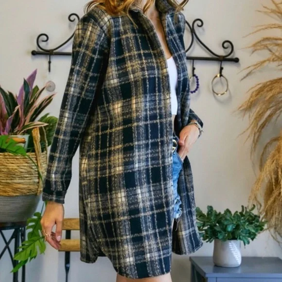 Long Flannel Plaid Shirt - Picture 4 of 8